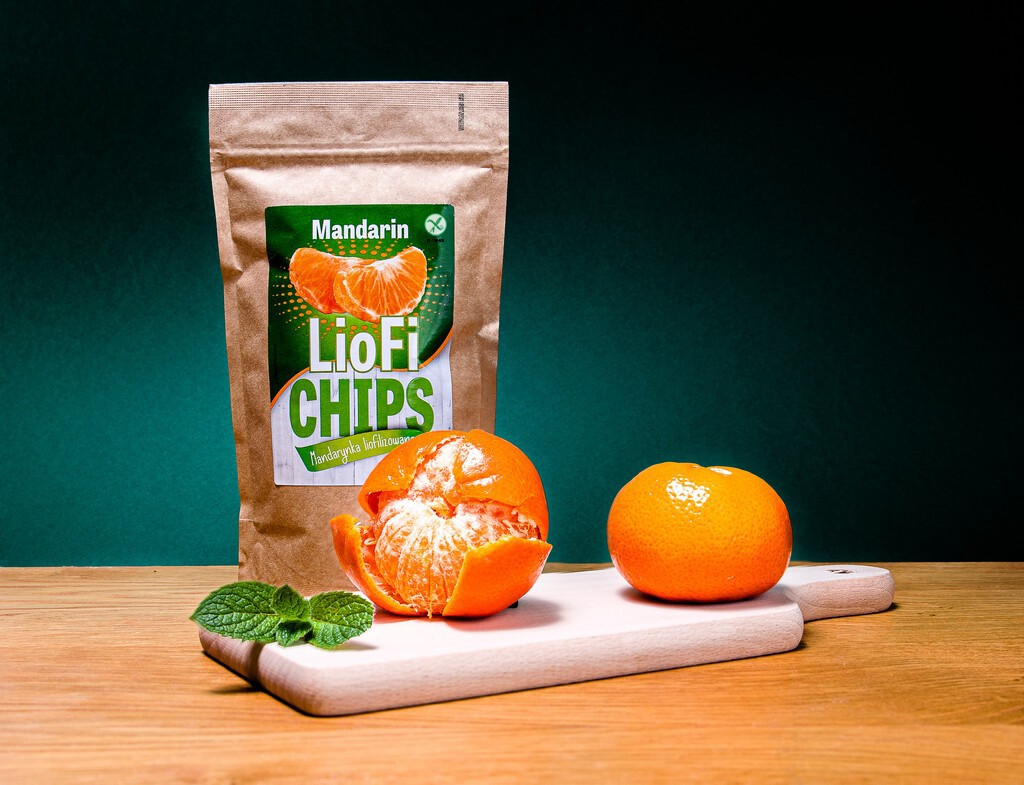 Freeze-dried tangerine